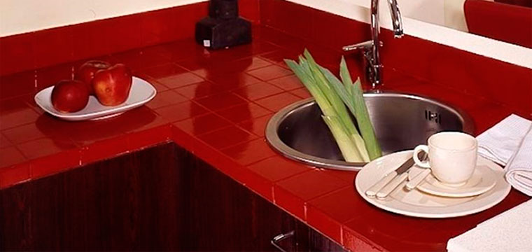 Керамическая столешница из плитки на кухню