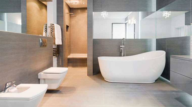 Удобный дизайн современной ванной