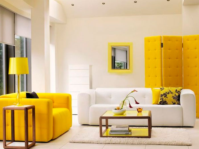 Классическая и современная гостиная желтого цвета