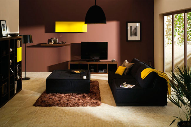 Дизайнерская мебель темного цвета в интерьере