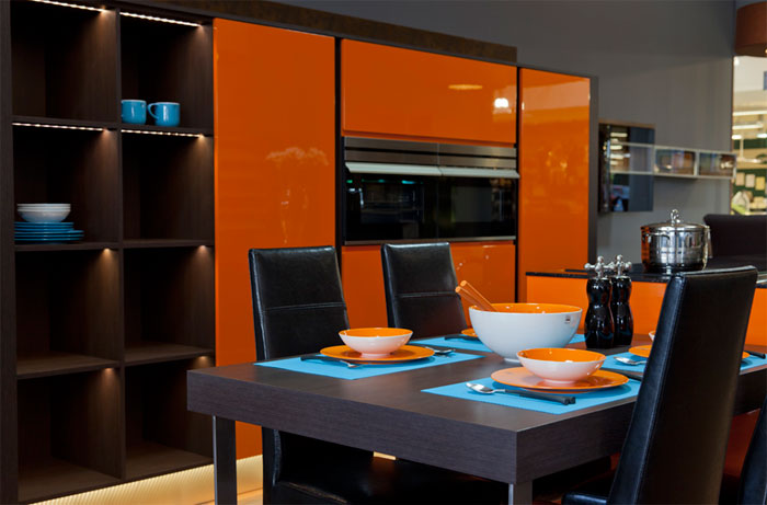 Сочетание цветов с оранжевым в интерьере кухни