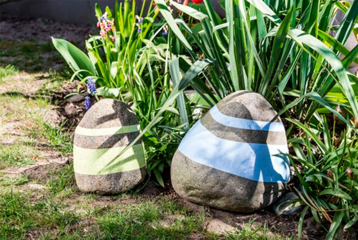 Украшения из камня в саду – интересные идеи