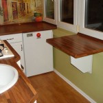 Маленький стол для маленькой кухни