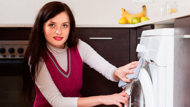Неприятный запах в стиральной машине: как избавиться