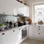 Угловые кухонные гарнитуры для маленькой кухни – фото