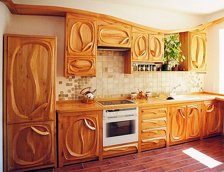 Фасады из массива дерева для кухни