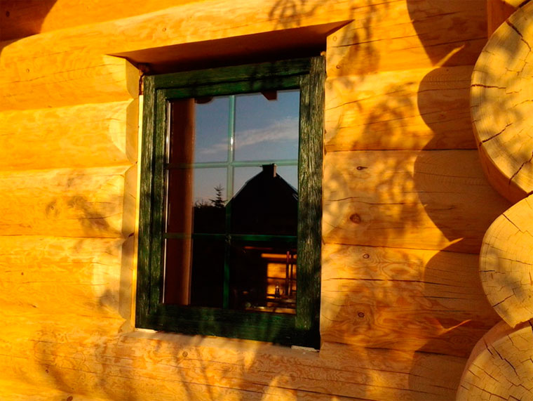 Как установить окно в деревянном доме?