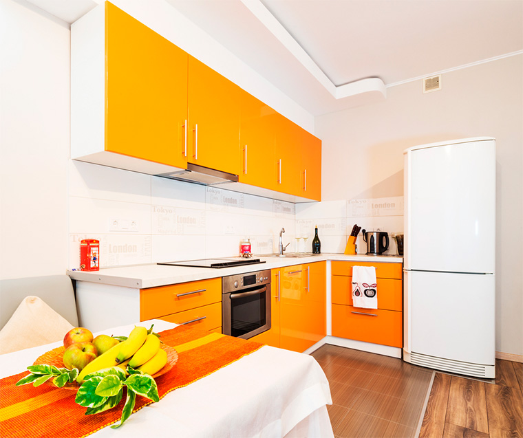 Оранжевый кухонный гарнитур